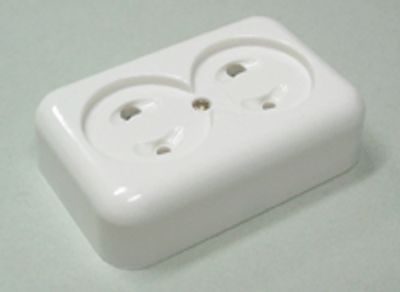 DC-uttag, ytanpassning, 2-delad