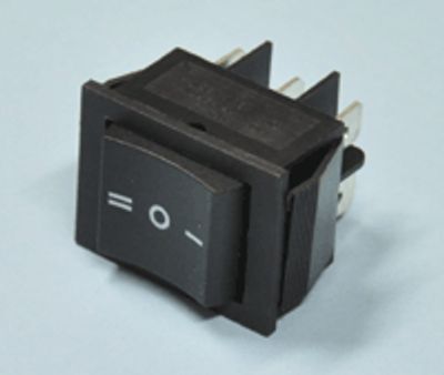 Vippströmbrytare 15A 250Vac 2xON-OFF-ON svart