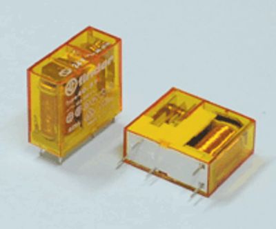 Kretskortrelä 1 växlande kontakt 230Vac 10A