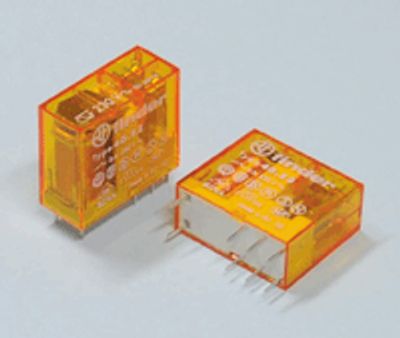 Kretskortrelä 2 växlande kontakter 230Vac 8A