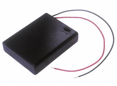 Batterifack med kablar och strömbrytare 4xAAA/R03