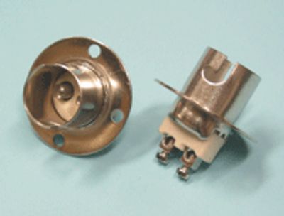 Lampfattning med monteringsfläns, Ba15d