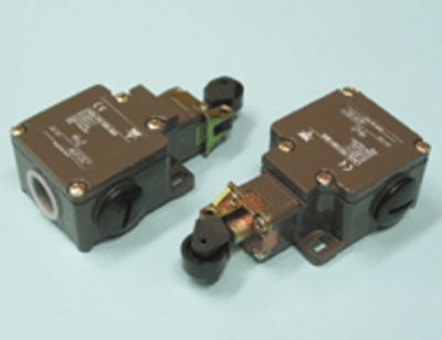 Gränslägesbrytare med svänghjul 1,8-10A 24-400Vac (PS43L-PS11RH-M00)