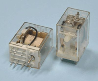 Effektrelä 2-växlingskontakter 6Vdc 5A Effektrelä 2-växlingskontakter 6Vdc 5A