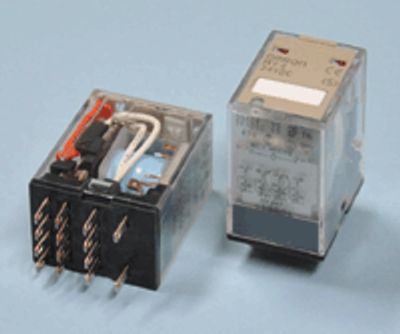 Effektrelä 4-växlingskontakter 12Vac 3A