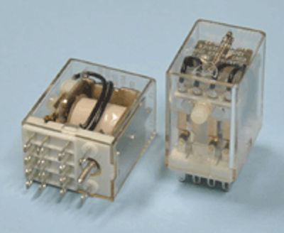 Effektrelä 4-växlingskontakter 6Vdc 5A *