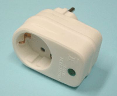 Överspänningsskydd för jordad uttag 16A 3500W