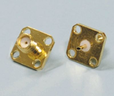 Förgylld SMA-kontakt med flänsfäste