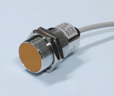 Induktiv givare med kabel M30 NPN 10-30Vdc öppnande 10mm *