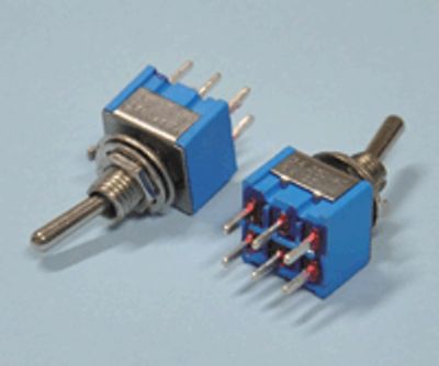 Spakbrytare för kretskort 6A 125Vac 2xON-ON