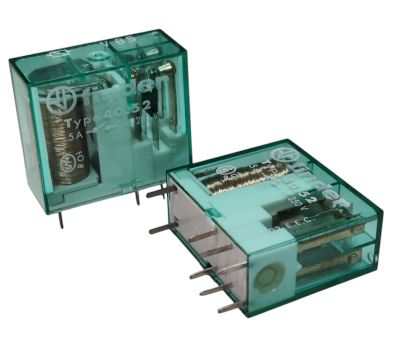 Kretskortrelä restspänning 2 växlande kontakter 24Vdc 5A *